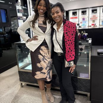 Bloomingdale's - Carolyn and Camille - Women's Clothing Near Me - Chevy Chase, Maryland Bloomingdale's - Carolyn and Camille - Women's Clothing Near Me - Chevy Chase, Maryland