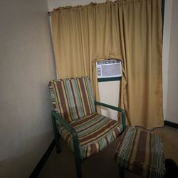 Benguet Prime Hotel - This curtain and chair are all so beaten up.