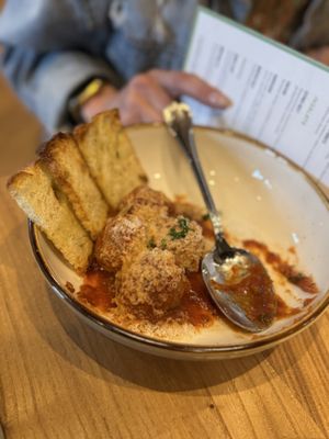Dolomiti | Pizzeria & Enoteca by null