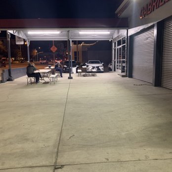 Smosh Town - Outdoor bench seating - Burgers Near Me - Glendale, California Smosh Town - Outdoor bench seating - Burgers Near Me - Glendale, California