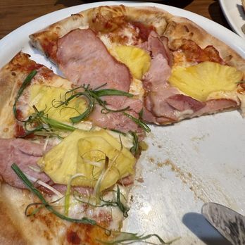 California Pizza Kitchen - Hawaiian Pizza - Pizza Near Me - Los Angeles, California California Pizza Kitchen - Hawaiian Pizza - Pizza Near Me - Los Angeles, California