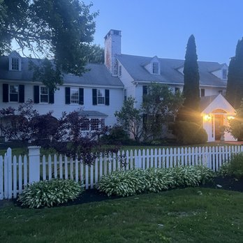 Spencer Country Inn - New England charm at its finest - American Near Me - Spencer, Massachusetts Spencer Country Inn - New England charm at its finest - American Near Me - Spencer, Massachusetts