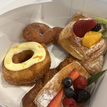 Paris Baguette - Bakeries Near Me - Carlsbad, California Paris Baguette - Bakeries Near Me - Carlsbad, California