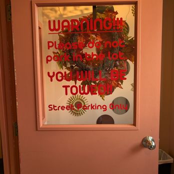 Oh My Crab - Picture of the front door do not park in the parking lot - Seafood Near Me - Chicago, Illinois