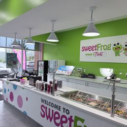 Sweet Frog - Toppings bar