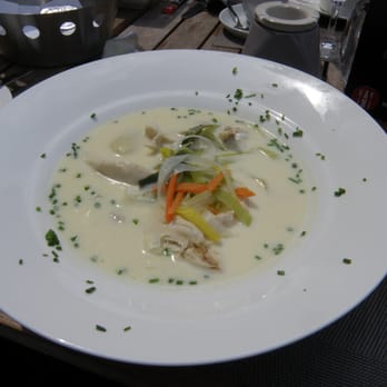 Restaurant De Graslei - 'Ghent Waterzooi' chicken stew with fresh sliced vegetables and potatoes. Definitely didn't skimp on the chicken. - Belgian Near Me - Gent, VOV Restaurant De Graslei - 'Ghent Waterzooi' chicken stew with fresh sliced vegetables and potatoes. Definitely didn't skimp on the chicken. - Belgian Near Me - Gent, VOV