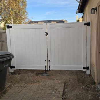 Blue Coast Fence - From back yard - Fences & Gates Near Me Blue Coast Fence - From back yard - Fences & Gates Near Me