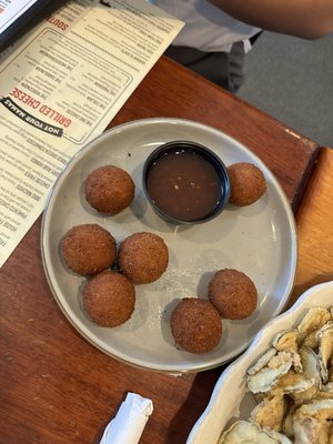 Relish Craft Kitchen & Bourbon Bar by null