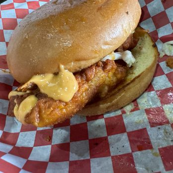 Byrd’s Hot Chicken - Sandwhich - Chicken Wings Near Me - Boynton Beach, Florida