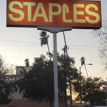 Staples - Really big sign! - Printing Services Near Me - Pasadena, California