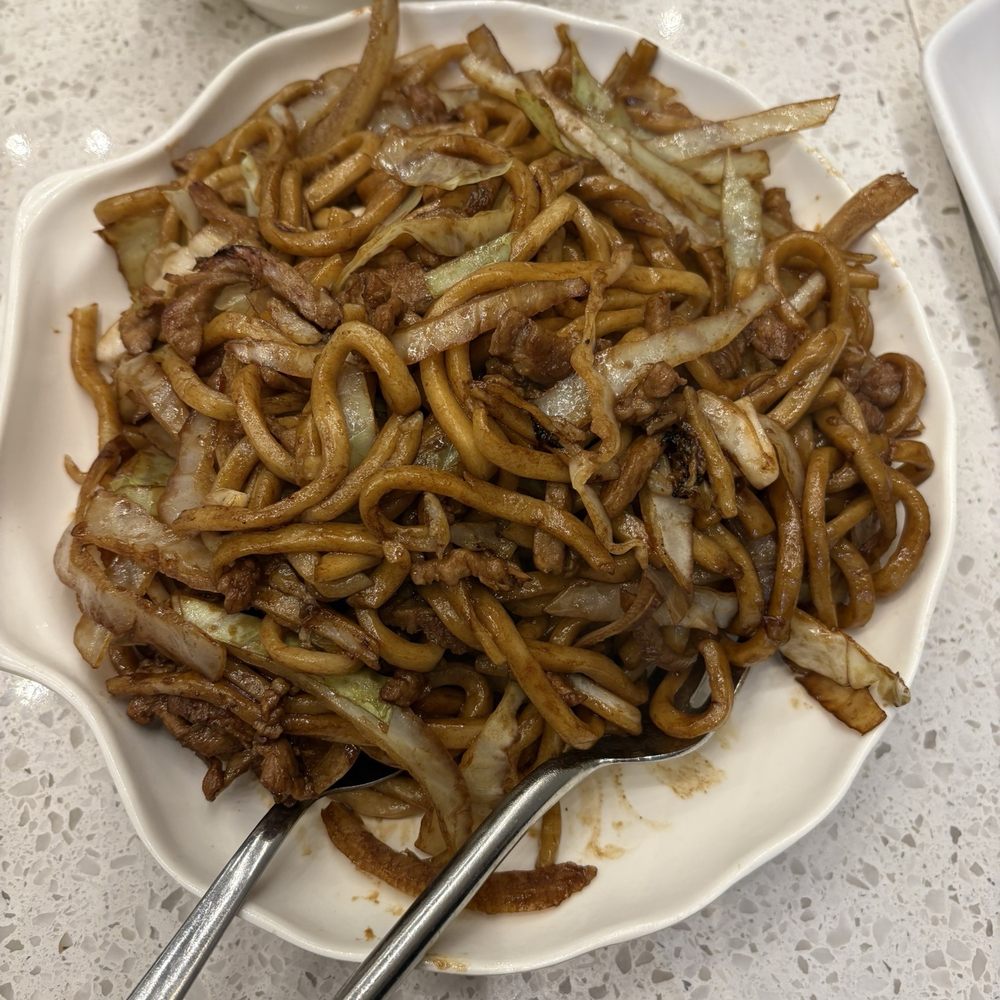 Fung’s Kitchen - Fried Shanghainese noodles - Chinese Near Me - Scarborough, Ontario
