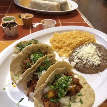 Taqueria Puebla - Al pastor taco plate - Mexican Near Me - Mukilteo, Washington