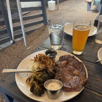Southern Yankee Crafthouse - Monday steak special ($25) - Cocktail Bars Near Me - Houston, Texas