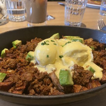 Earls Kitchen + Bar - New American Near Me - Boston, Massachusetts Earls Kitchen + Bar - New American Near Me - Boston, Massachusetts
