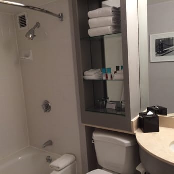 Hyatt Regency Boston Harbor - Bathroom - Hotels Near Me - Boston, Massachusetts