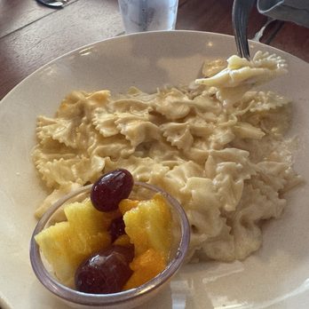 Bahama Breeze - Kids Bow-Tie Mac 'n Cheese - Seafood Near Me - Tampa, Florida