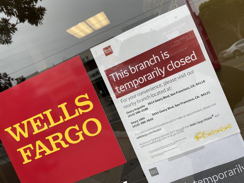 WELLS FARGO BANK Updated May 2024 16 Photos & 38 Reviews 725