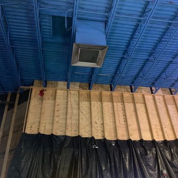 Fun Depot - Giant Randon wooden wall with no warning sound around whatsoever - Amusement Parks Near Me - Lake Worth, Florida