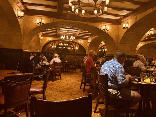 Le Cellier Steakhouse by null