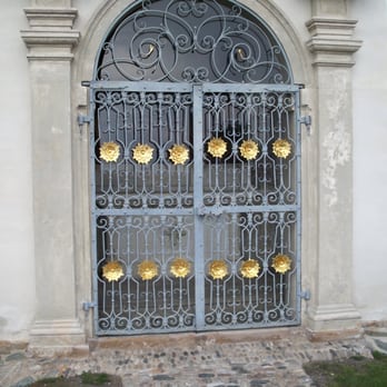 Grazer Kalvarienberg - schmiedeeisernes Tor mit goldenen Rosetten - Landmarks & Historical Buildings Near Me - Graz, 6