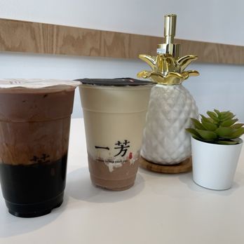 Yifang Taiwan Fruit Tea - Brown Sugar Pearl Cocoa Latte and Taro Green Tea Latte - Bubble Tea Near Me - Edison, New Jersey
