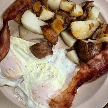 Country Cookin Diner - Bacon egg breakfast - Diners Near Me - Cocoa, Florida
