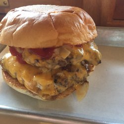 Kelso's Sandwich Shoppe - Burger at Kelso's