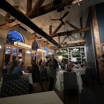 Ristorante Castello - Main dining room - Italian Near Me - Blue Bell, Pennsylvania Ristorante Castello - Main dining room - Italian Near Me - Blue Bell, Pennsylvania