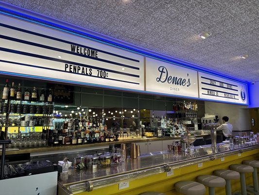 Denae’s Diner by null