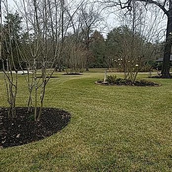 King's Lawn Care - Clean up, bushes trimmed,mowed,mulched out, and maintained - Landscaping Near Me - Rogers, Arkansas King's Lawn Care - Clean up, bushes trimmed,mowed,mulched out, and maintained - Landscaping Near Me - Rogers, Arkansas