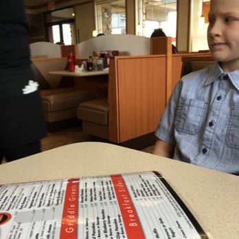 Leo's Coney Island - Super casual - American Near Me - Warren, Michigan