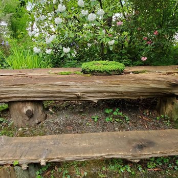 Lakewold Gardens - Pic Nic table with a green center piece. - Botanical Gardens Near Me - Lakewood, Washington Lakewold Gardens - Pic Nic table with a green center piece. - Botanical Gardens Near Me - Lakewood, Washington