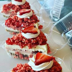 Natasha's Sweets & Eats - Strawberry shortcake cheesecake!