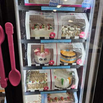 Baskin-Robbins - Cakes - Ice Cream & Frozen Yogurt Near Me - Northridge, California