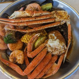 Monday special 1/2lb mussels, shrimps &crab legs