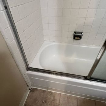 L & N Cleaning - Tub postclean - Home Cleaning Near Me - Sunnyvale, California