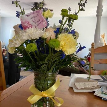Barstow Flower & Bridal - What was sent. - Florists Near Me - Barstow, California Barstow Flower & Bridal - What was sent. - Florists Near Me - Barstow, California