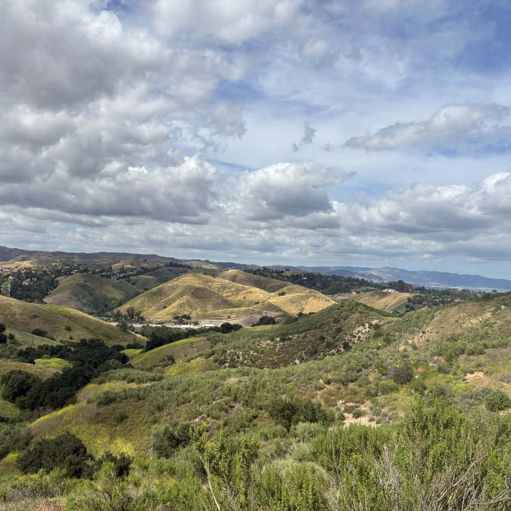 Calabasas Hidden Stairs - Hiking Near Me Calabasas Hidden Stairs - Hiking Near Me