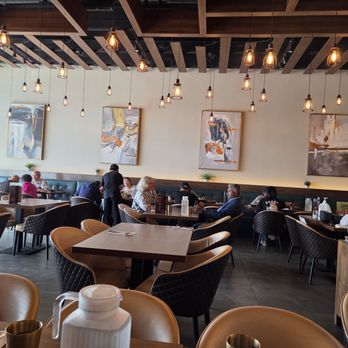 Canadian Thai - Thai Near Me - Toronto, Ontario