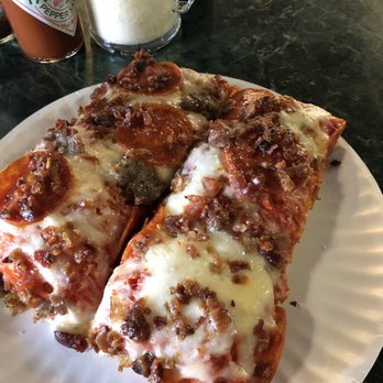 Il Panificio USA - Square deep dish slice - Pizza Near Me - Sarasota, Florida