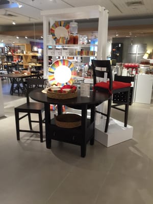 Crate & Barrel by null