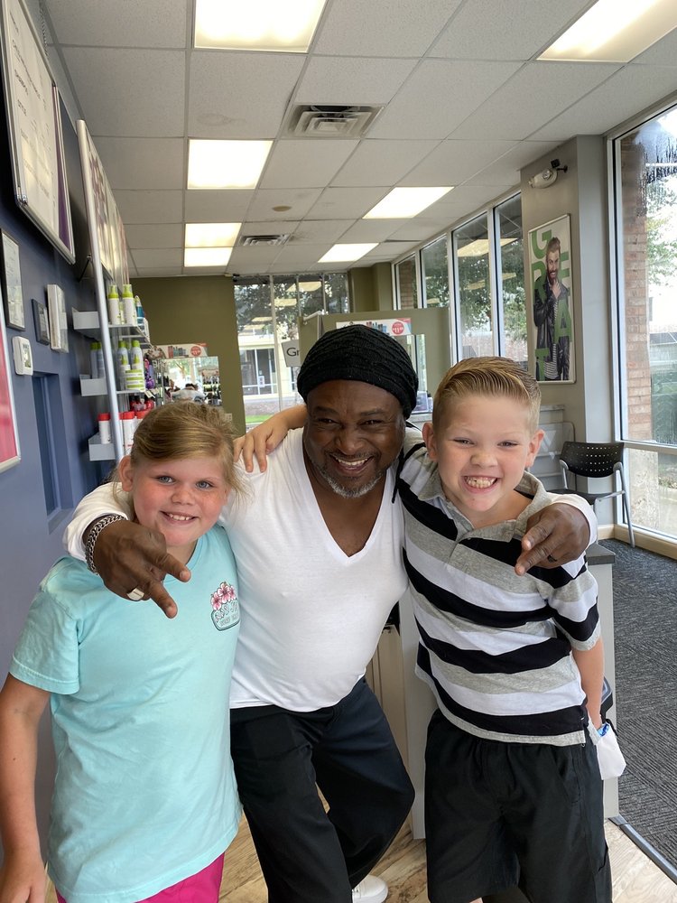 GREAT CLIPS Updated September 2024 14 Photos & 16 Reviews 4372