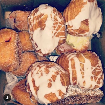 Cuccio's Bakery - Best buns in brooklyn for brunching - Bakeries Near Me - Brooklyn, New York Cuccio's Bakery - Best buns in brooklyn for brunching - Bakeries Near Me - Brooklyn, New York