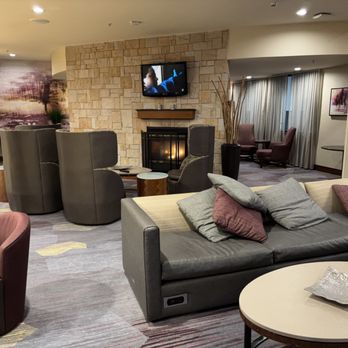 Courtyard by Marriott Bethlehem Lehigh Valley/I-78 - Sitting area in the lobby. - Hotels Near Me - Bethlehem, Pennsylvania