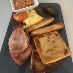 C J’s Food Shack - Large fry up including potato bread and soda bread.