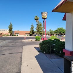 Bosa Donuts - Outside