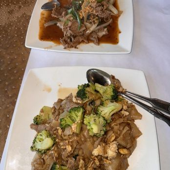 Divine Thai - Pad See Eew with broccoli. Under new ownership. - Thai Near Me - Grover Beach, California
