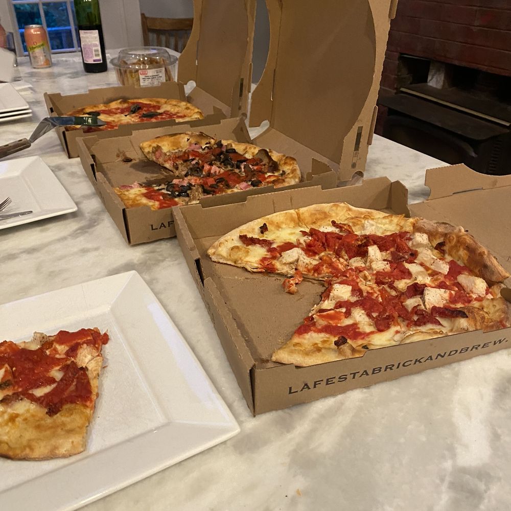 La Festa Brick & Brew - Yummy! - Pizza Near Me - Dover, New Hampshire La Festa Brick & Brew - Yummy! - Pizza Near Me - Dover, New Hampshire