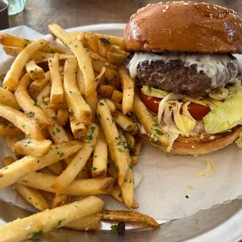 The Roxy Encinitas - Roxy Burger, Garlic Fries - Tapas/Small Plates Near Me - Encinitas, California