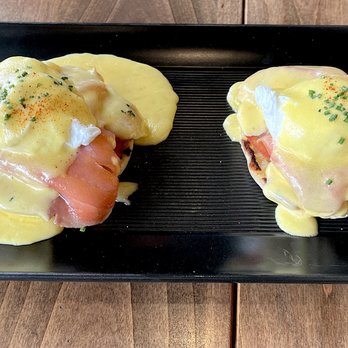 Tasting House - Eggs Benedict with Smoked Salmon - Wine Bars Near Me - Los Gatos, California